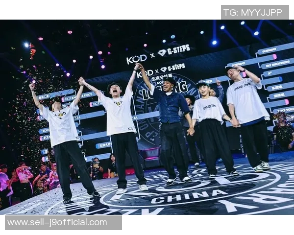 激情四溢的篮球赛决赛揭幕明星球员争夺冠军荣耀的巅峰对决