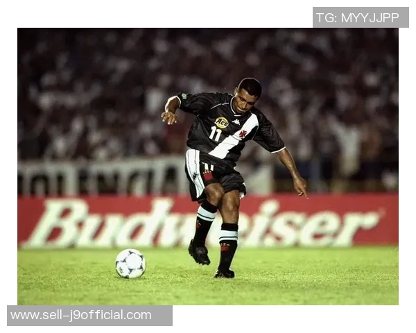 罗马里奥的足球传奇与天下足球的辉煌历程探讨